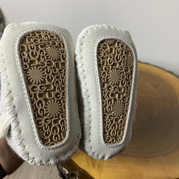 NEW! UGG Purl Knit Boots - Picture 7 of 10